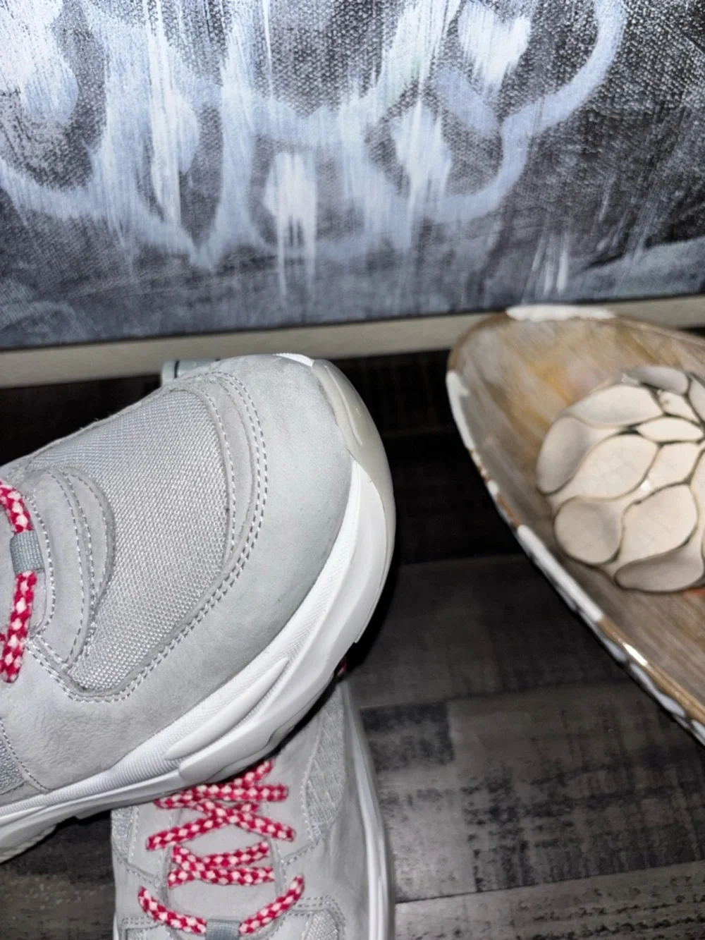 P448 Luke sneakers New without Box  Womens SZ 39​